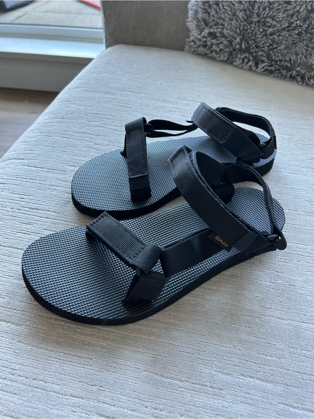 Black Teva Original - Picture 2 of 9